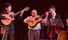Sixto Fotografías. Sociedad. Instituto Montoya - Bofill y Los Brítez a pleno en el Montoya