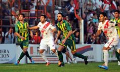 Sixto Fotografías. Deportes. B Nacional - Guaraní y Aldosivi estuvieron mano a mano