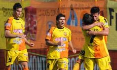 Sixto Fotografías. Deportes. B Nacional - Crucero del Norte ganó por 3 a 0 a Temperley