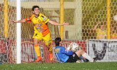 Sixto Fotografías. Deportes. B Nacional - Crucero obtuvo su segundo triunfo consecutivo en su cancha