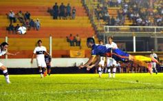 Foto de la galería: Crucero calentó motores con un buen triunfo ante Olimpia