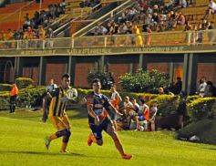 Foto de la galería: Crucero volvió a festejar ante un equipo paraguayo