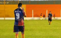 Foto de la galería: Crucero volvió a festejar ante un equipo paraguayo