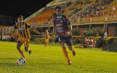 Foto de la galería: Crucero volvió a festejar ante un equipo paraguayo