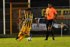 Foto de la galería: Crucero volvió a festejar ante un equipo paraguayo