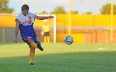 Foto de la galería: Crucero volvió a festejar ante un equipo paraguayo