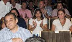 Foto de la galería: Presentan en el teatro lírico detalles de las obras sanitarias que están en ejecución en Misiones