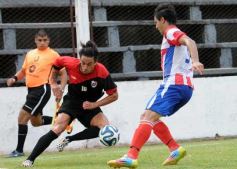 Foto de la galería: Guaraní arrancó el 2015 con una victoria ante la selección de Encarnación