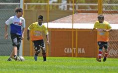 Foto de la galería: En un partido muy especial Crucero recibió al campeón aborigen
