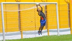 Foto de la galería: En un partido muy especial Crucero recibió al campeón aborigen