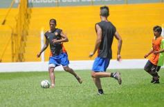 Foto de la galería: En un partido muy especial Crucero recibió al campeón aborigen