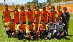 Foto de la galería: En un partido muy especial Crucero recibió al campeón aborigen