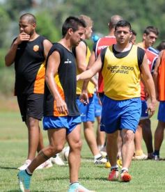 Foto de la galería: En un partido muy especial Crucero recibió al campeón aborigen
