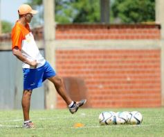 Foto de la galería: En un partido muy especial Crucero recibió al campeón aborigen