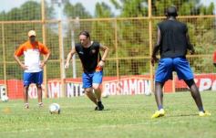 Foto de la galería: En un partido muy especial Crucero recibió al campeón aborigen