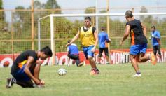 Foto de la galería: En un partido muy especial Crucero recibió al campeón aborigen