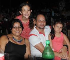 Foto de la galería: Conti Guimaraez festejó a lo grande sus 12 años con su familia y amigas