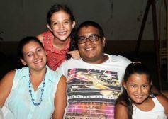 Foto de la galería: Conti Guimaraez festejó a lo grande sus 12 años con su familia y amigas