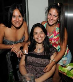 Foto de la galería: Marcia le cantó a los enamorados en el shopping