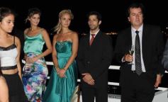 Foto de la galería: Nito Pitana y Romina Ortega dieron el "sí" en el catamarán