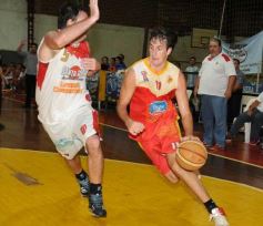 Foto de la galería: Tokio festejo y sueña con mantener la categoría