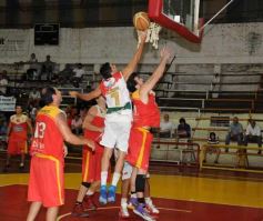 Foto de la galería: Tokio festejo y sueña con mantener la categoría