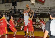 Foto de la galería: Tokio festejo y sueña con mantener la categoría