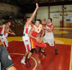 Foto de la galería: Tokio festejo y sueña con mantener la categoría