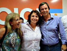 Foto de la galería: La agrupación CER inauguró el primer local "Ola Naranja" en Posadas