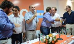 Foto de la galería: La agrupación CER inauguró el primer local "Ola Naranja" en Posadas