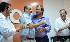 Foto de la galería: La agrupación CER inauguró el primer local "Ola Naranja" en Posadas