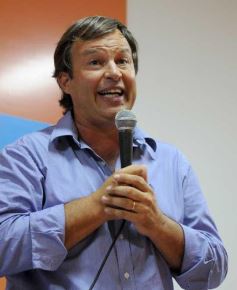 Foto de la galería: La agrupación CER inauguró el primer local "Ola Naranja" en Posadas