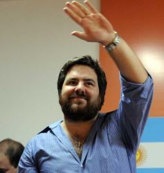 Foto de la galería: La agrupación CER inauguró el primer local "Ola Naranja" en Posadas