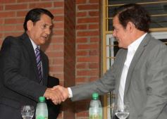 Foto de la galería: Closs y Rovira inauguraron el ciclo lectivo 2015 en Itaembé Miní