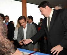 Foto de la galería: Closs y Rovira inauguraron el ciclo lectivo 2015 en Itaembé Miní
