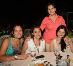 Foto de la galería: Unas mil mujeres fueron agasajadas por el Ministerio Salud Pública en el Hogar de Día