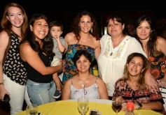 Foto de la galería: Unas mil mujeres fueron agasajadas por el Ministerio Salud Pública en el Hogar de Día