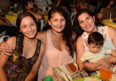 Foto de la galería: Unas mil mujeres fueron agasajadas por el Ministerio Salud Pública en el Hogar de Día