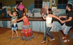 Foto de la galería: Unas mil mujeres fueron agasajadas por el Ministerio Salud Pública en el Hogar de Día