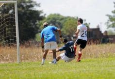 Foto de la galería: Electrizante empate entre Agrimensores y Escribanos