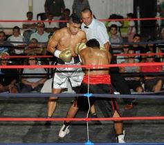 Foto de la galería: Waly volvió a mostrar su jerarquía sobre el ring