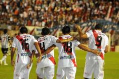 Foto de la galería: La Franja consiguió su primera victoria en la B Nacional y por goleada!!!!