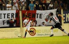 Foto de la galería: La Franja consiguió su primera victoria en la B Nacional y por goleada!!!!