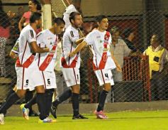 Foto de la galería: La Franja consiguió su primera victoria en la B Nacional y por goleada!!!!