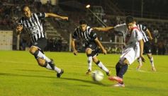 Foto de la galería: La Franja consiguió su primera victoria en la B Nacional y por goleada!!!!