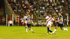 Foto de la galería: La Franja consiguió su primera victoria en la B Nacional y por goleada!!!!