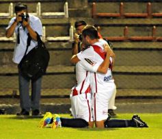 Foto de la galería: La Franja consiguió su primera victoria en la B Nacional y por goleada!!!!