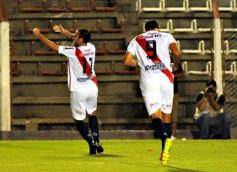 Foto de la galería: La Franja consiguió su primera victoria en la B Nacional y por goleada!!!!