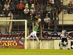Foto de la galería: La Franja consiguió su primera victoria en la B Nacional y por goleada!!!!