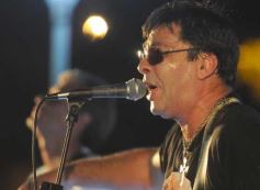 Foto de la galería: El anfiteatro griego volvió a ser la cuna del rock con La Corte en vivo